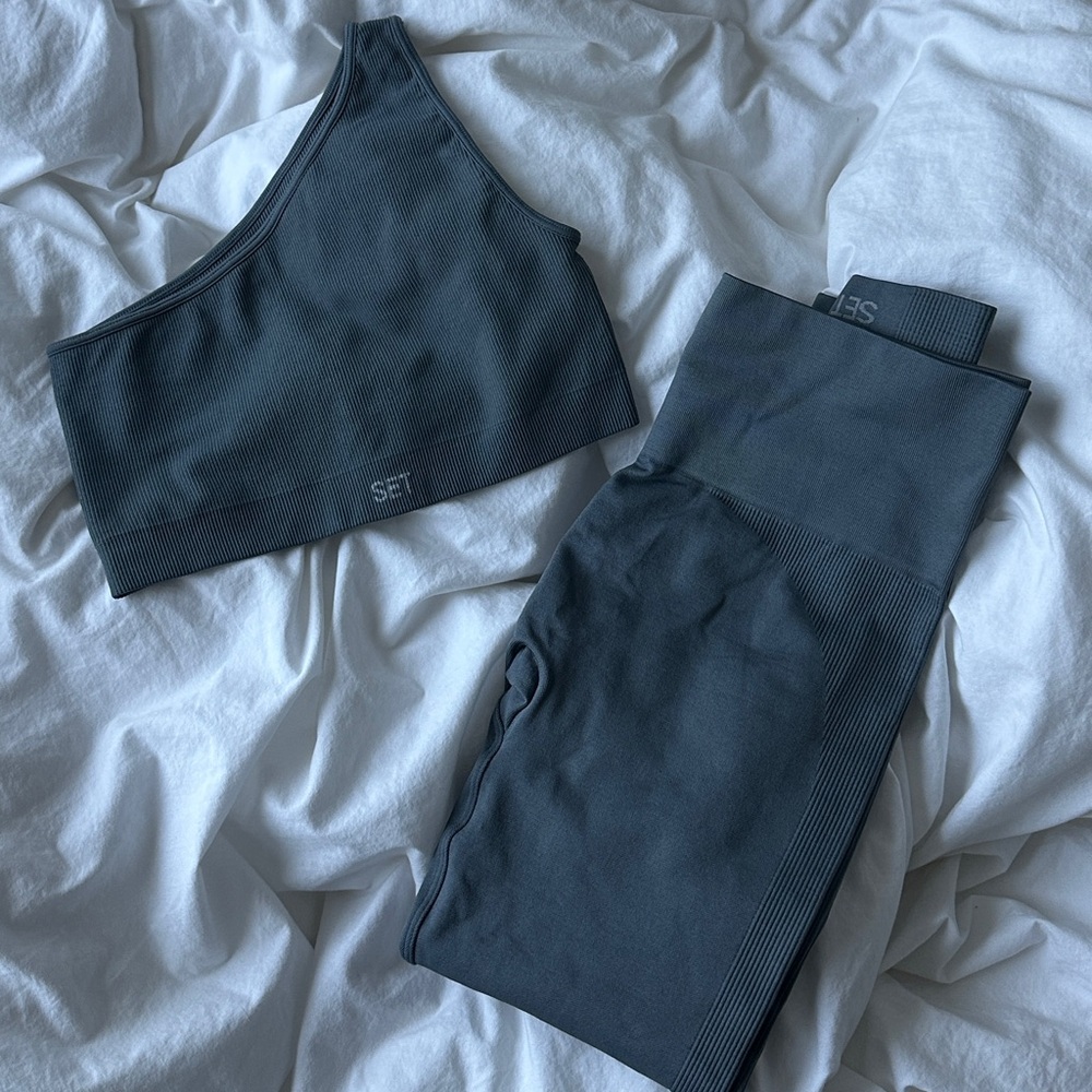set active grey ribbed workout set